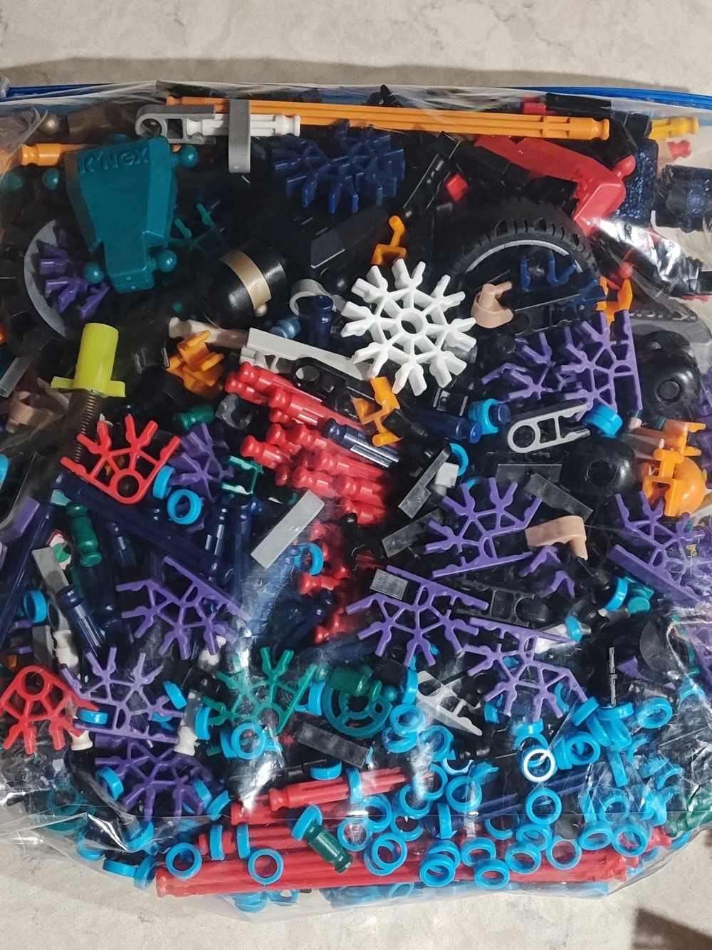 K’NEX Lot Knex Rods Connectors Wheels And vintage K'NEX Robot Figures